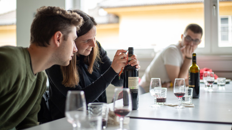 Sensory training on wines