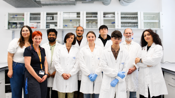 Wissenschaft hautnah: Jugendliche aus Civitavecchia an der unibz