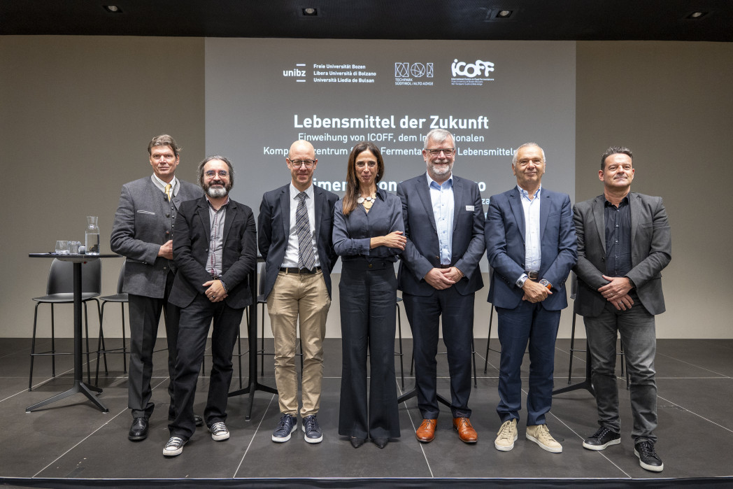 Von links nach rechts: Gerhard Comper, Carlo Giuseppe Rizzello, Alex Weissensteiner, Raffaella Di Cagno, Stefan Cappelle, Marco Gobbetti, Vincent Mauroit.