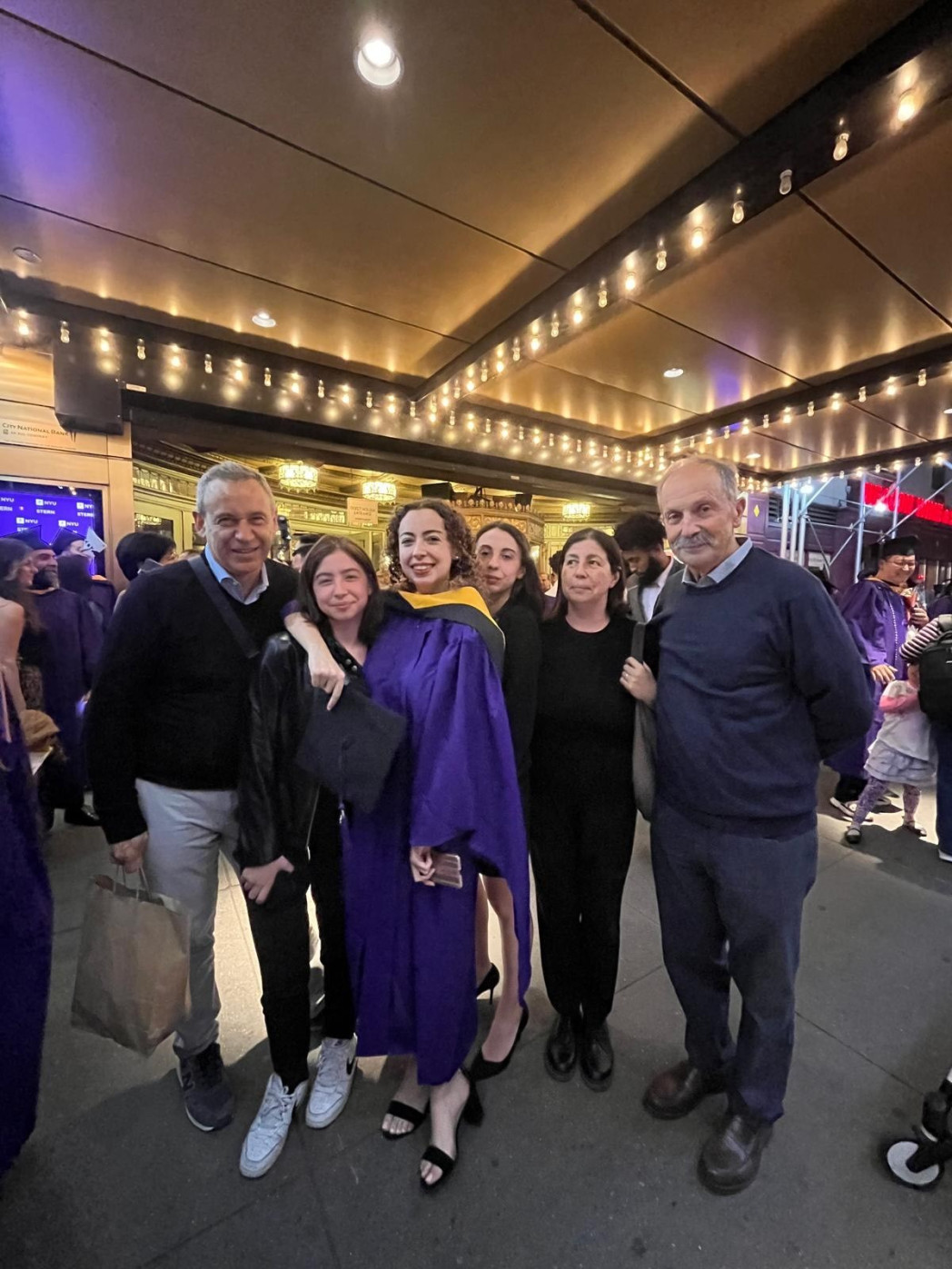 Alice Serafini festeggia la laurea americana con la sua famiglia. Foto: privata