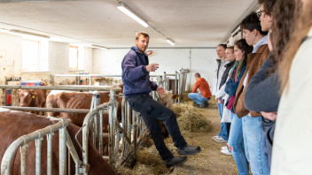 Wurzeln am Hof – Wissen im Kopf: mit Weitblick in die Zukunft
