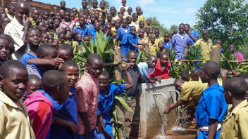 Acqua e Vita: unibz racconta il primo progetto di cooperazione in Ruanda