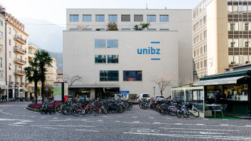 Zwei Mitglieder des Nachhaltigkeitszentrums begleiten „Everyday for Future“