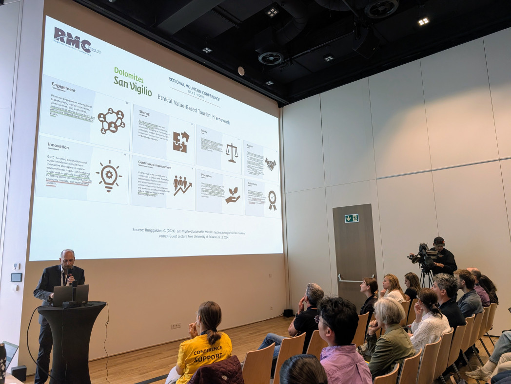 Prof. Fuchs referiert an der Konferenz in Obergurgl