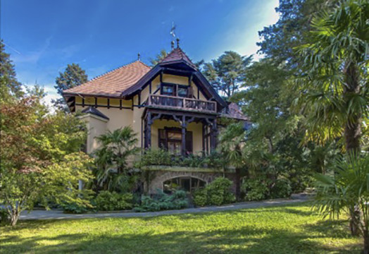 Bild von Villa San Marco, einer alten Villa, innmitten eines Gartens