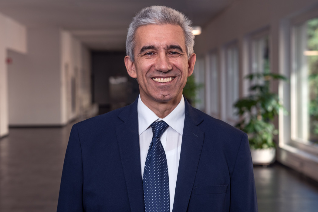 Professor Franco Cacialli.