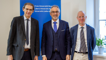 unibz unterzeichnet Rahmenabkommen mit Raiffeisenverband Südtirol