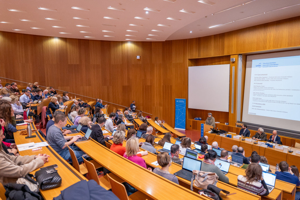 L'incontro con i rappresentanti ANVUR nell'Aula Magna dell'Università. Foto: unibz