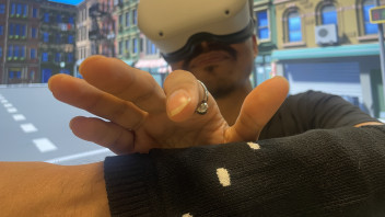 Berührungslose Technologie: Textilien mit einer Handbewegung steuern