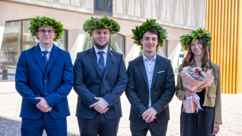 Ad unibz i primi laureati in Ingegneria elettronica e dei Sistemi ciberfisici
