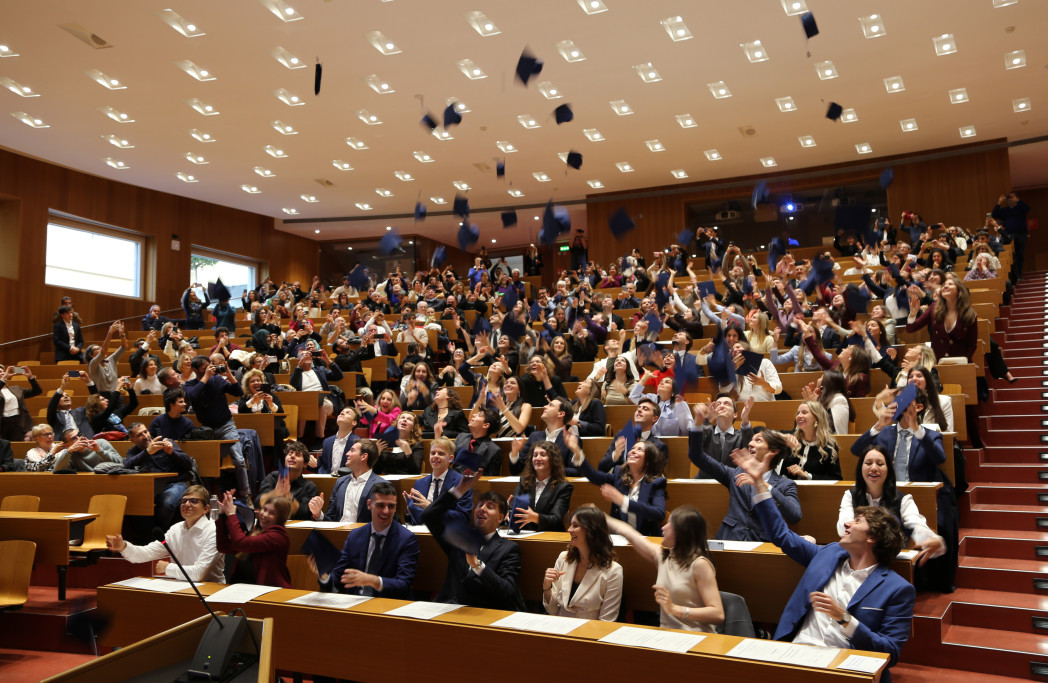 Der traditionellen Hütewurf.