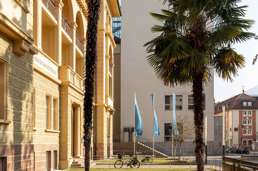 Das Verwaltungsgebäude der Freien Universität Bozen