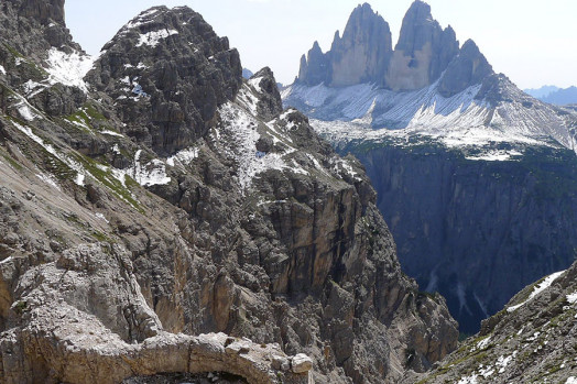 Das Kulturerbe in-Sexten ist in den Dolomiten ersichtlich, auch durch Kriegsschauplätze.