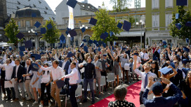 Alumni Homecoming 2022. Absolvent*innen der ersten 25 Jahre von unibz treffen sich in Bozen wieder