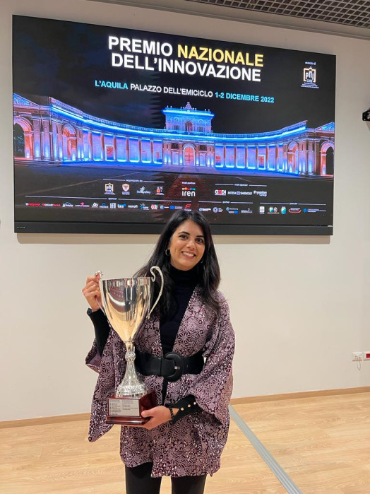 Francesca Condorelli alza la Coppa dei Campioni PNI a L'Aquila.