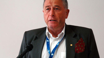 Il Premio Nobel per la Chimica inaugurerà il Laboratorio di Spettroscopia NMR
