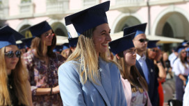 Conferimento dei diplomi di laurea. La cerimonia oggi in piazza Walther per 400 laureati e laureate 