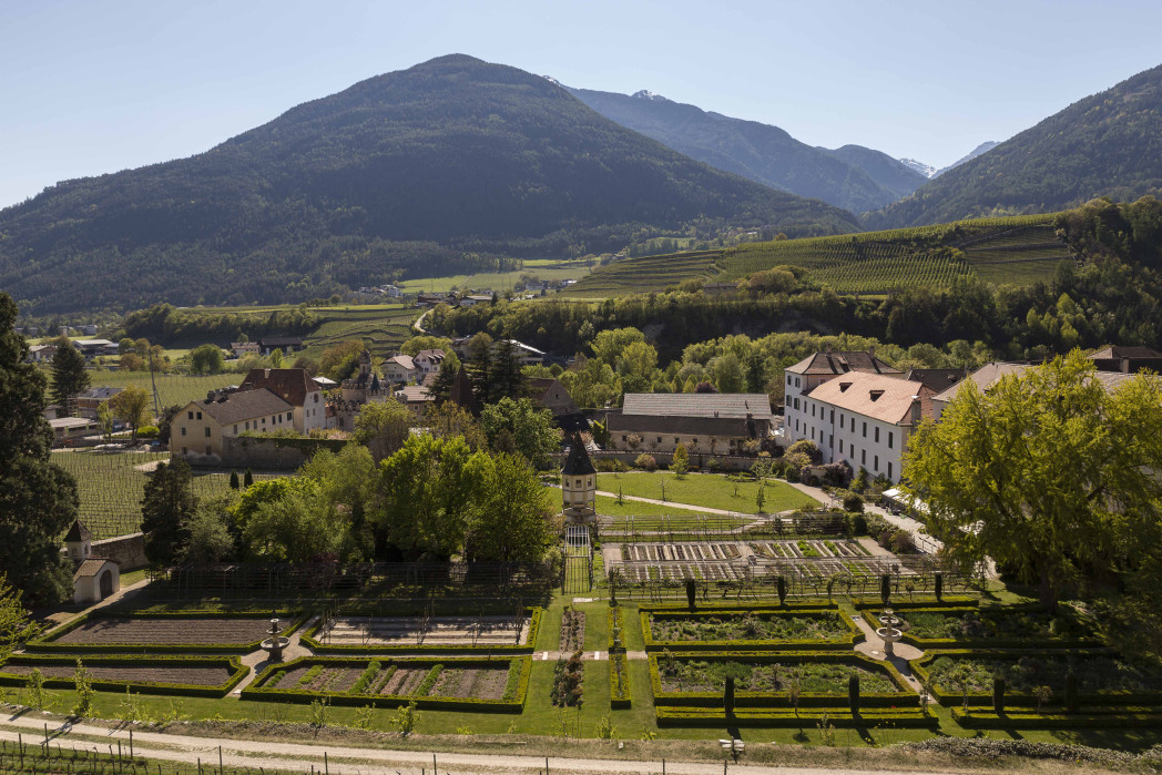 Barocker Stiftsgarten eines Klosters Neustift.