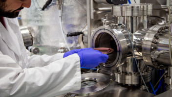 Elettronica non convenzionale: il nuovo laboratorio di semiconduttori e fisica dei dispositivi in unibz