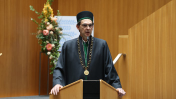 Il professor Paolo Lugli resterà rettore della Libera Università di Bolzano