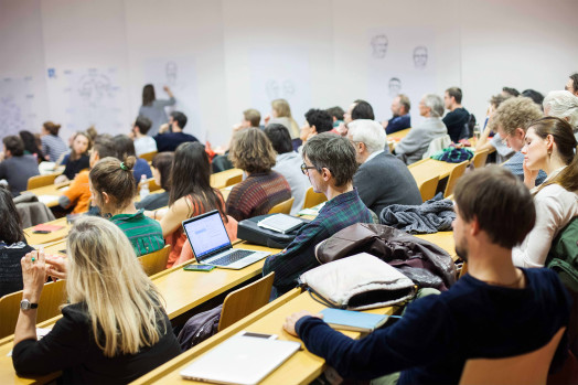 Hörsaal während Vorlesung von Studium Generale